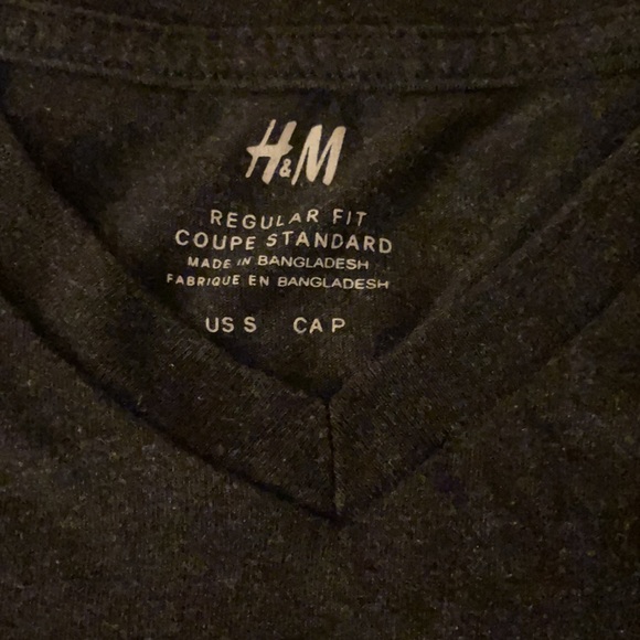 H&M V-Neck T-Shirt - Picture 2 of 2